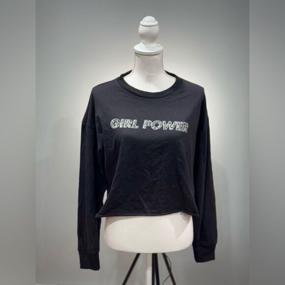 CLEARANCE! Black Boutique Girl Power Graphic Print Crewneck Top Size M NWT - Picture 1 of 5